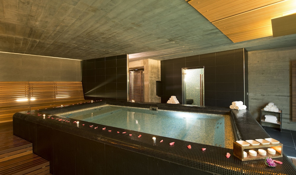 Duparc Contemporary Suites 32/73