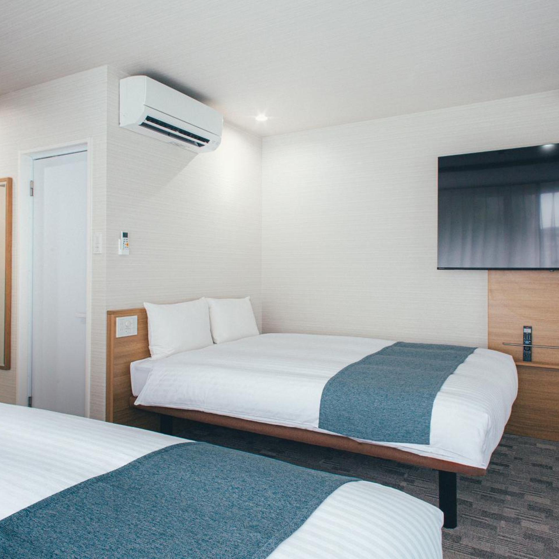 Room, Twin Beds, Grand Floor