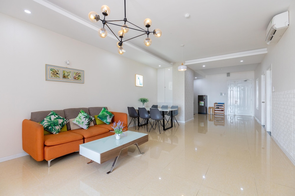 The Grand Condotel 43/59
