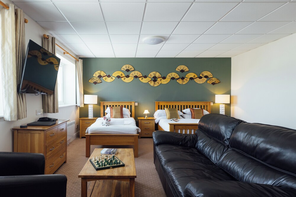 The Woodridge Inn Hotel 38/54