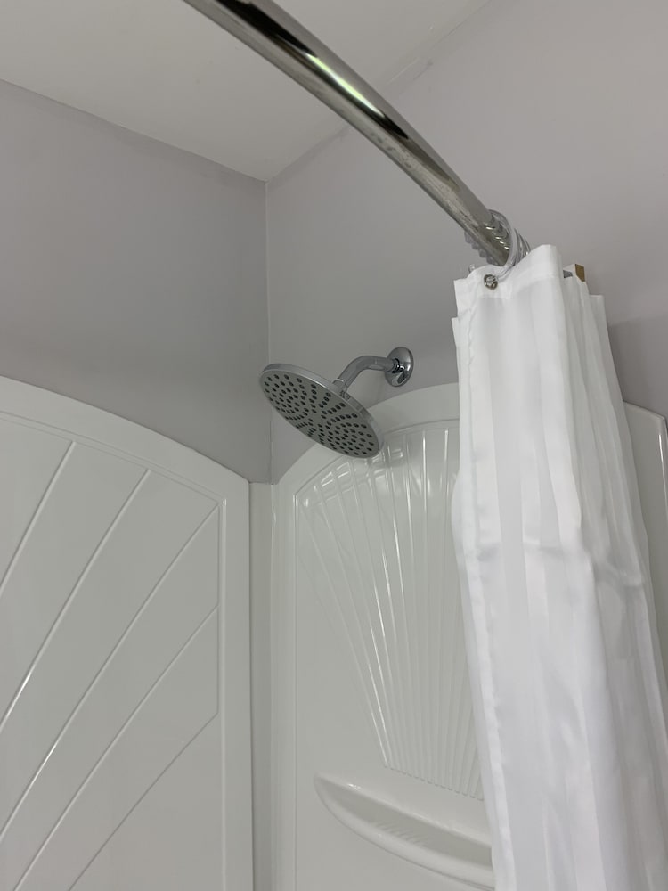 Auberge Shores Inn & Hotel 19/47
