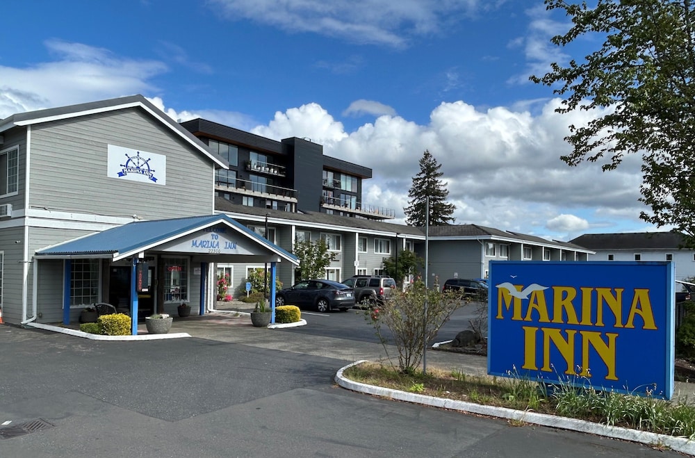 Marina Inn 36/44
