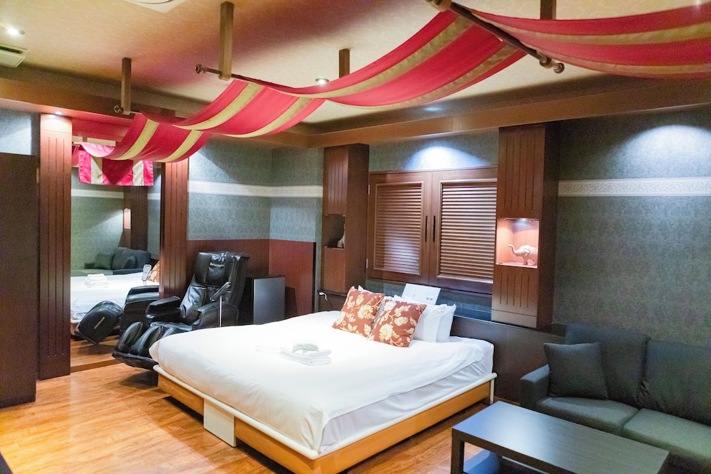 Oriental Calm, Queen Bed, Sauna، Hotel Rima chocolat 2/6