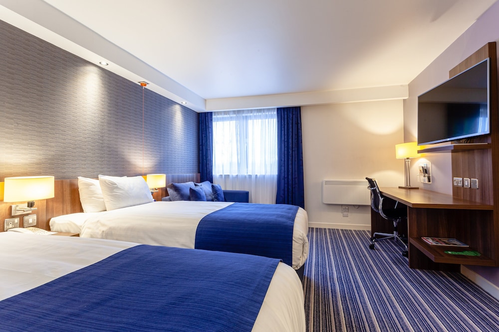Holiday Inn Express Edinburgh Airport Ex Quality Edinburgh Airport 17/53