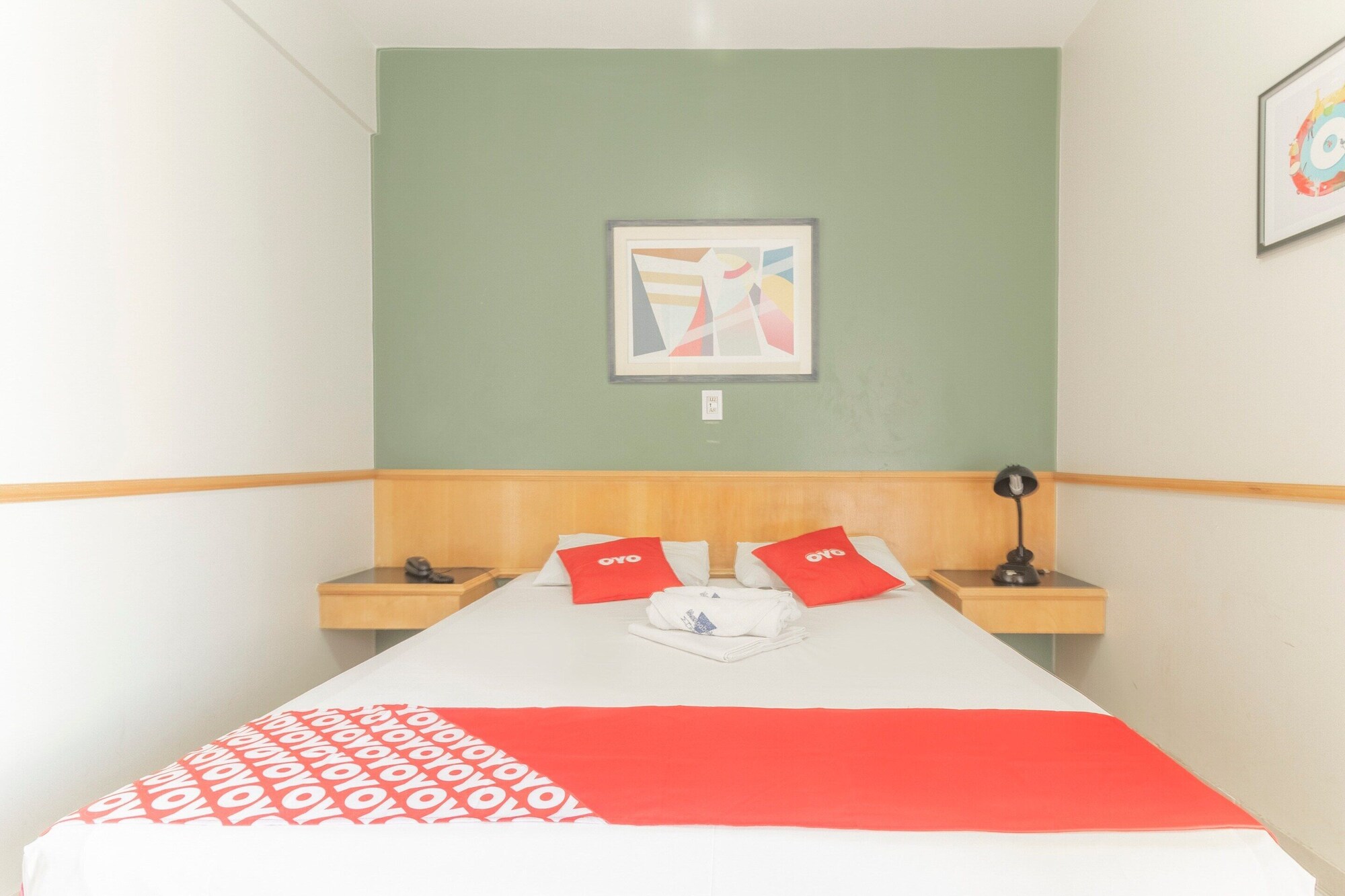 ROOM, DOUBLE BED