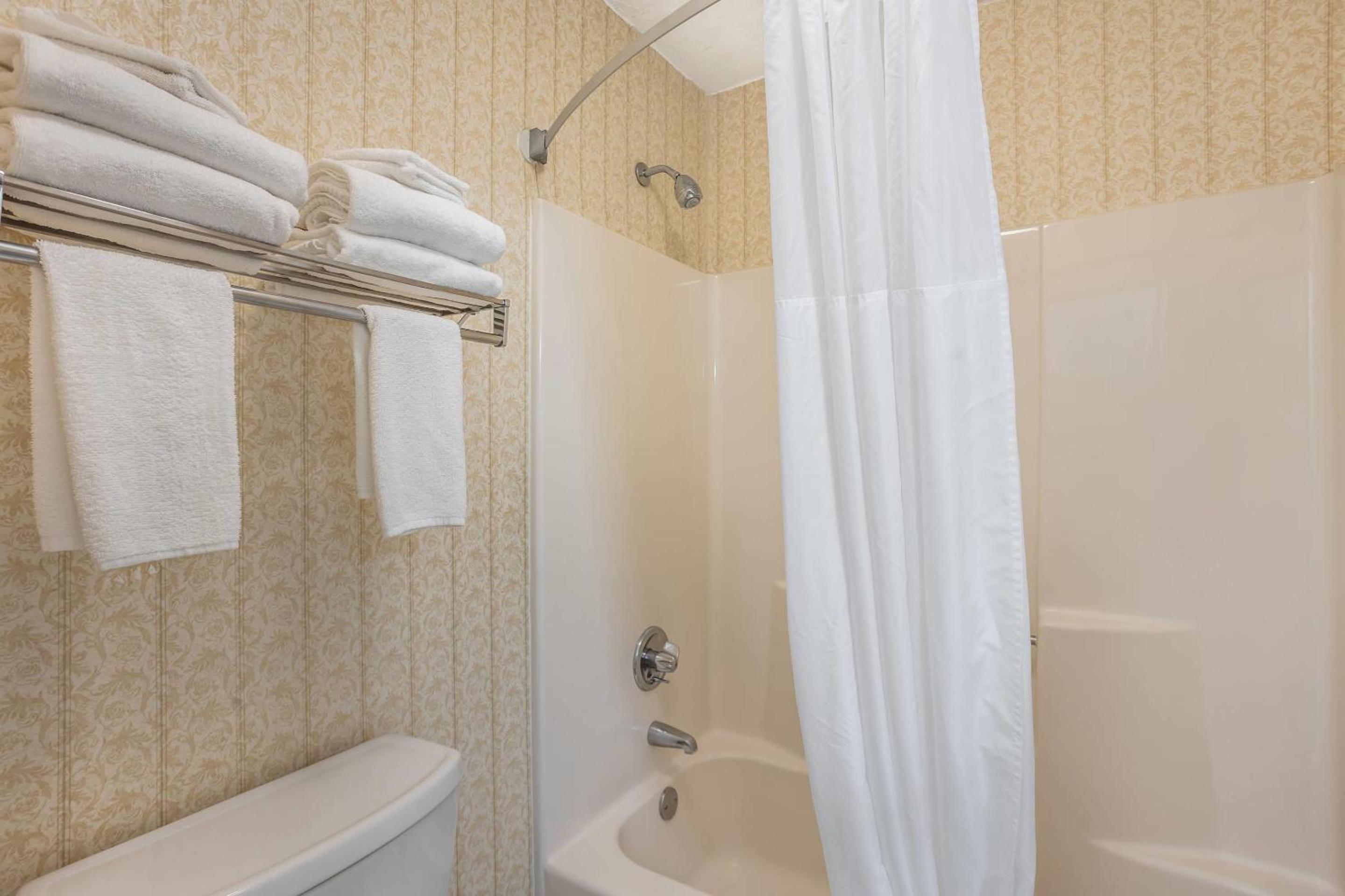 غرفة بسريرين كوين يُسمح فيها بالحيوانات الأليفة، Quality Inn Gettysburg Motor 4/5