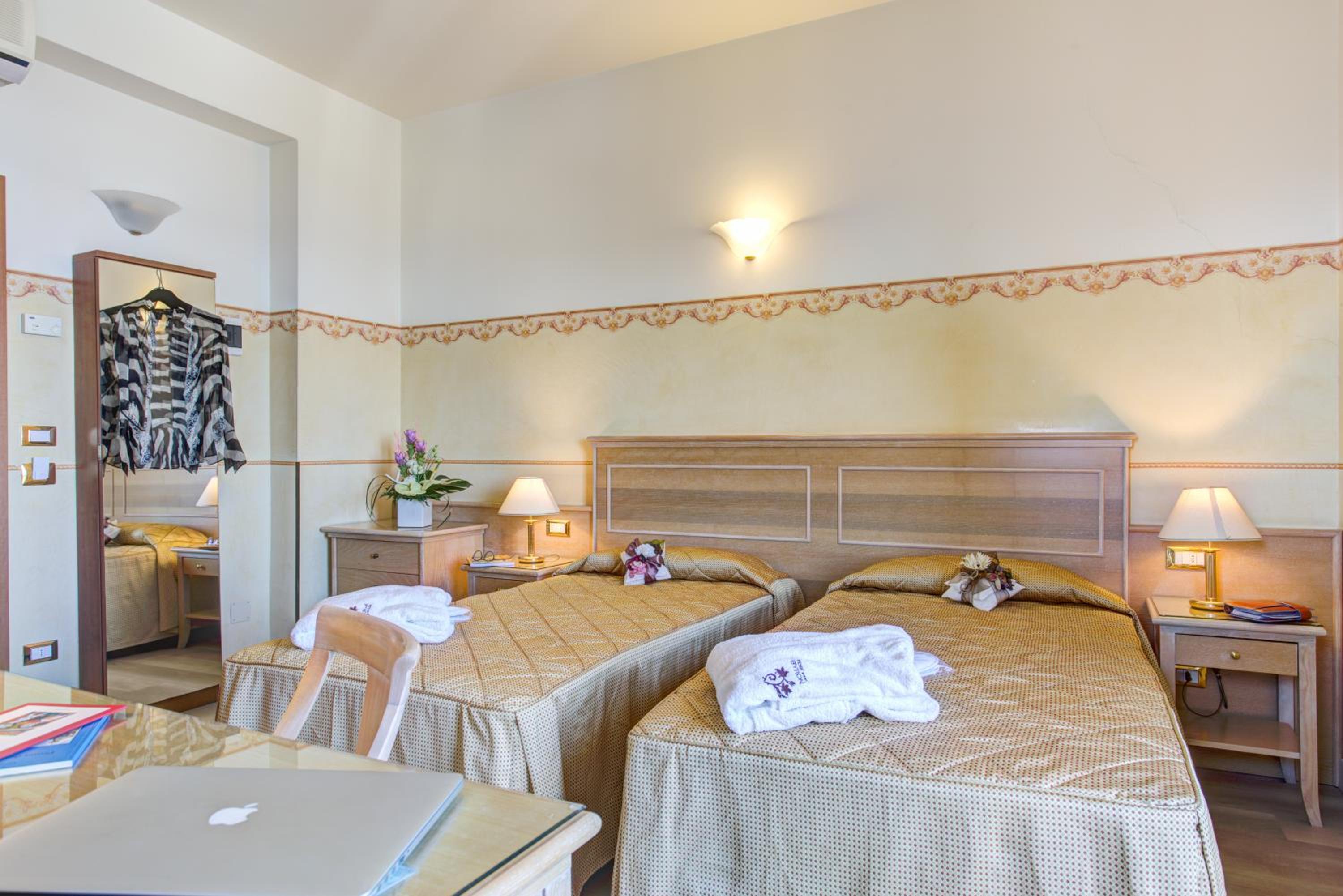 Hotel Byron Rimini 19/50