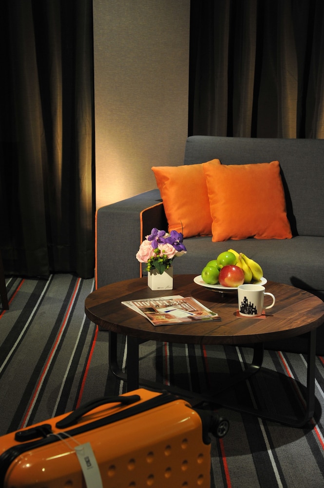 WESTGATE HOTEL 54/66