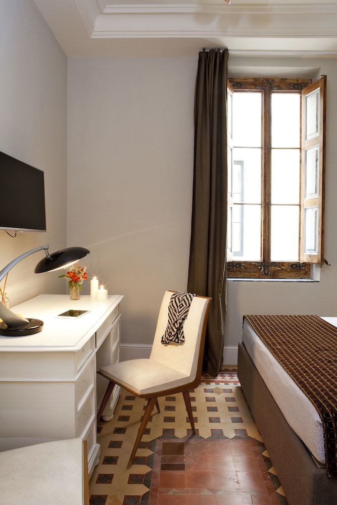 We Boutique Hotel 68/74