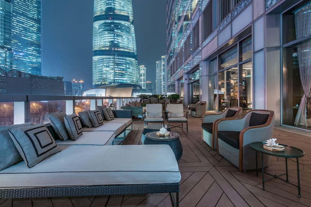 IFC Residence 28/32