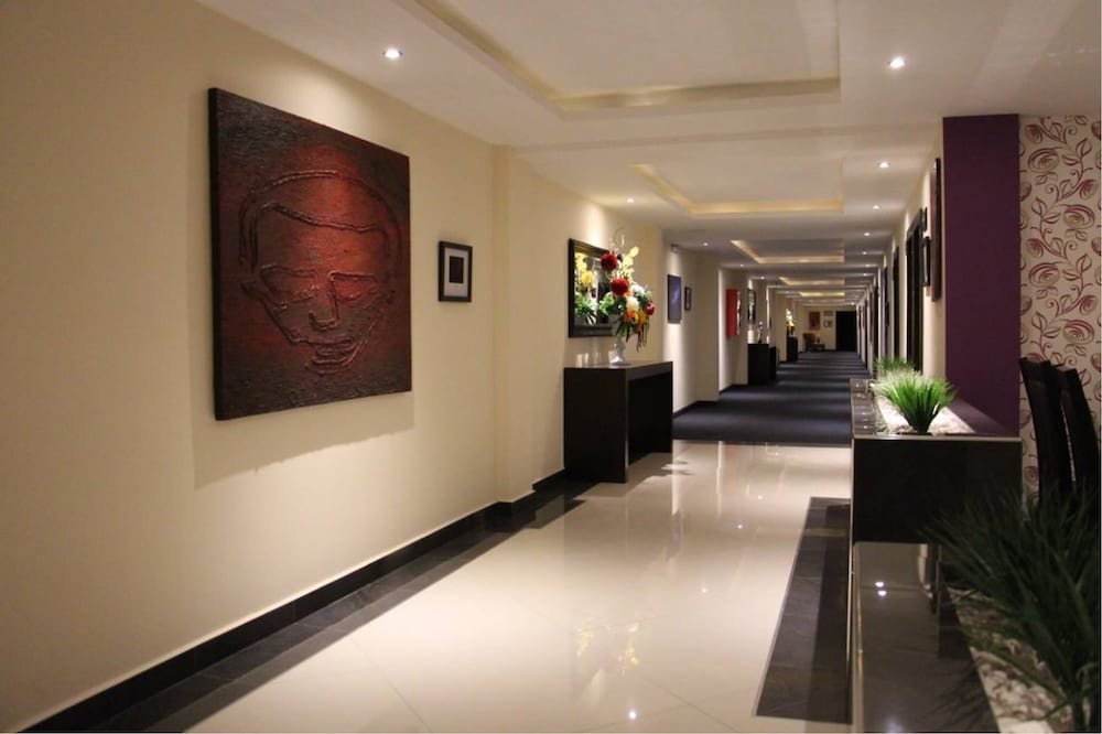 Hotel Two Select 11/60