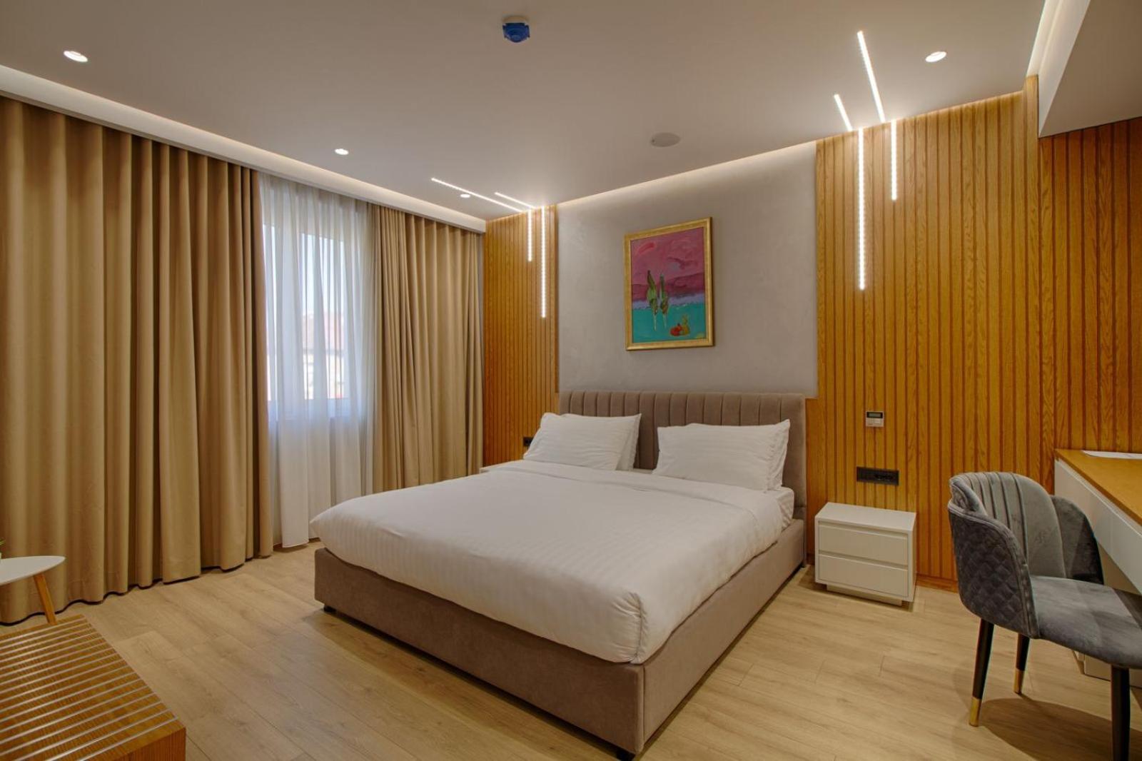 Primo Hotel 21/45