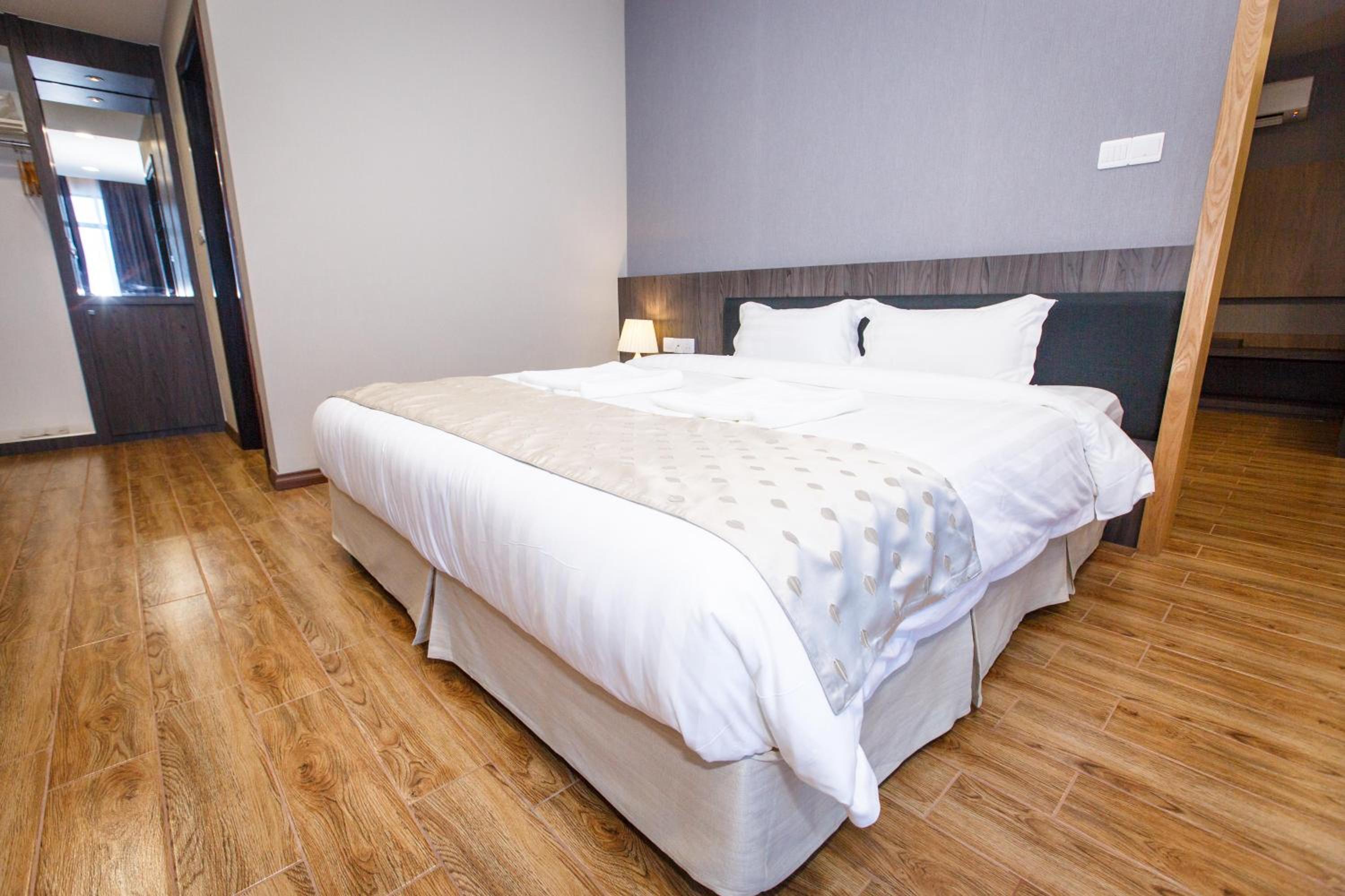 Lintas Platinum Hotel 20/59