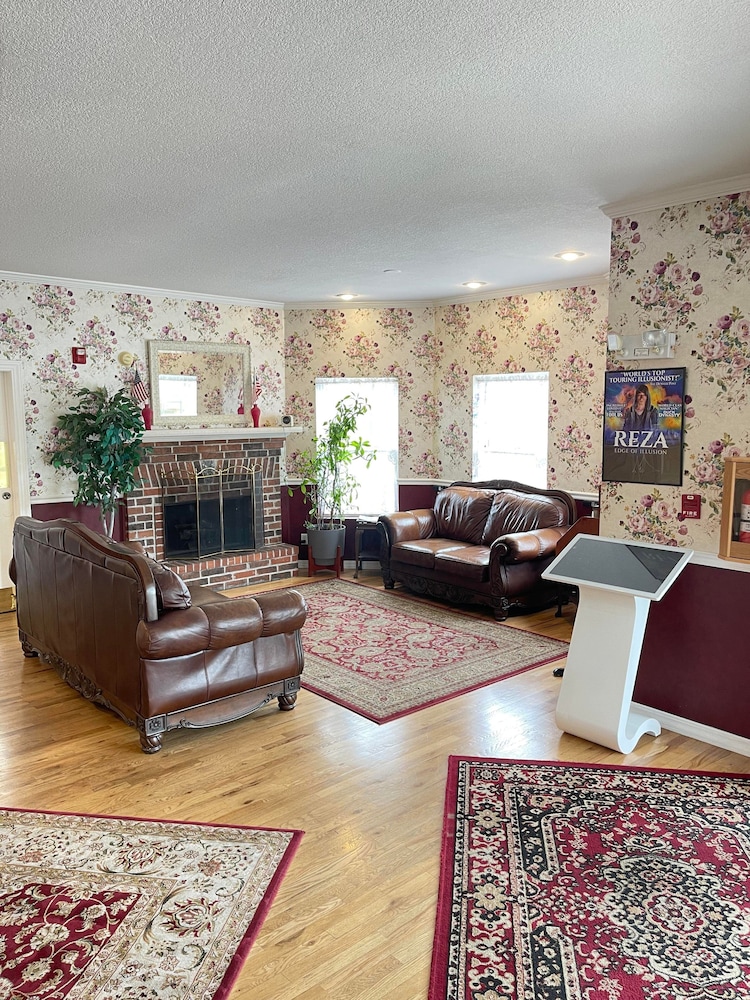 Carriage House Inn 39/61