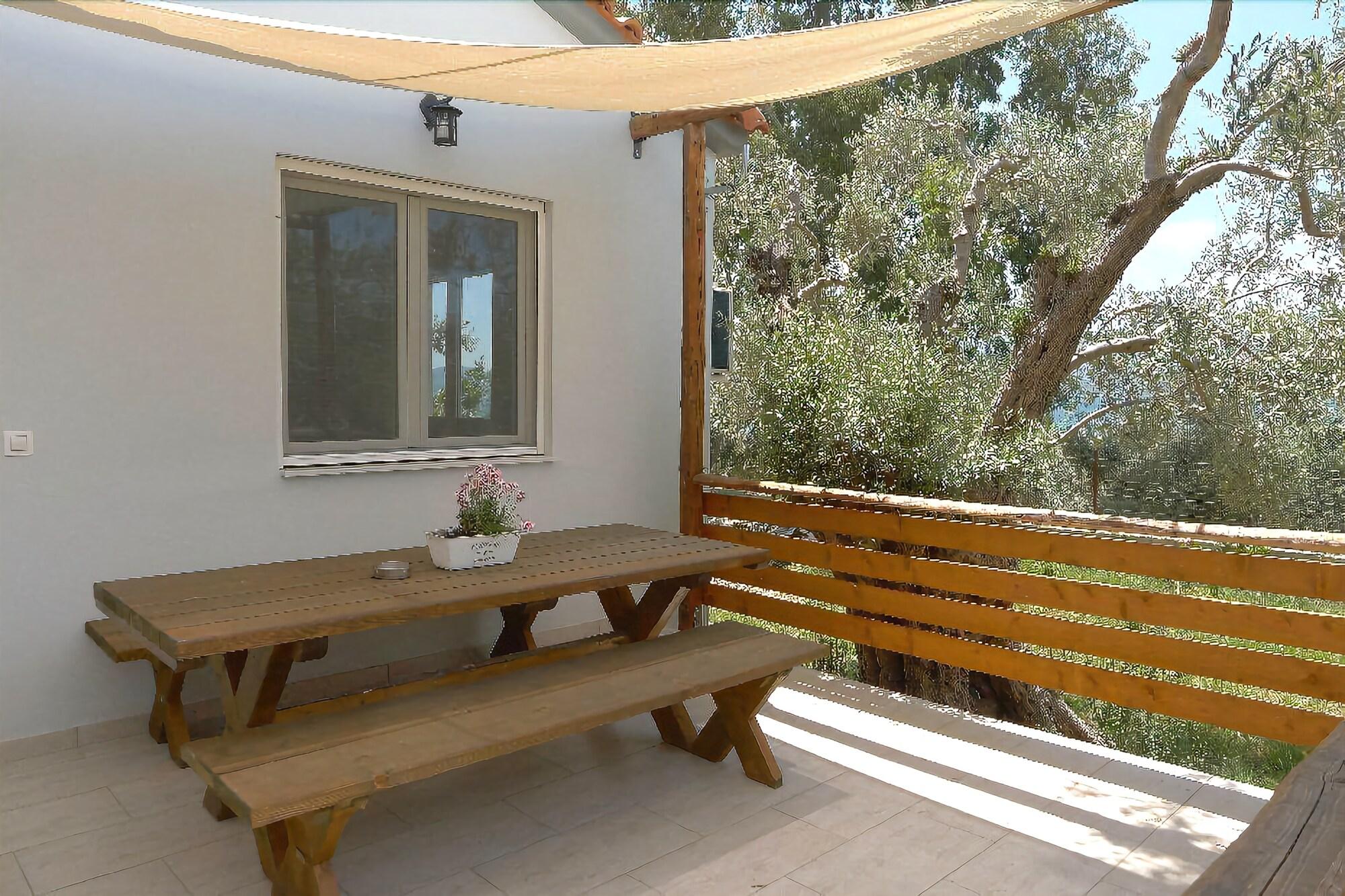 Ampoulos Rooms & Apartments 7/50