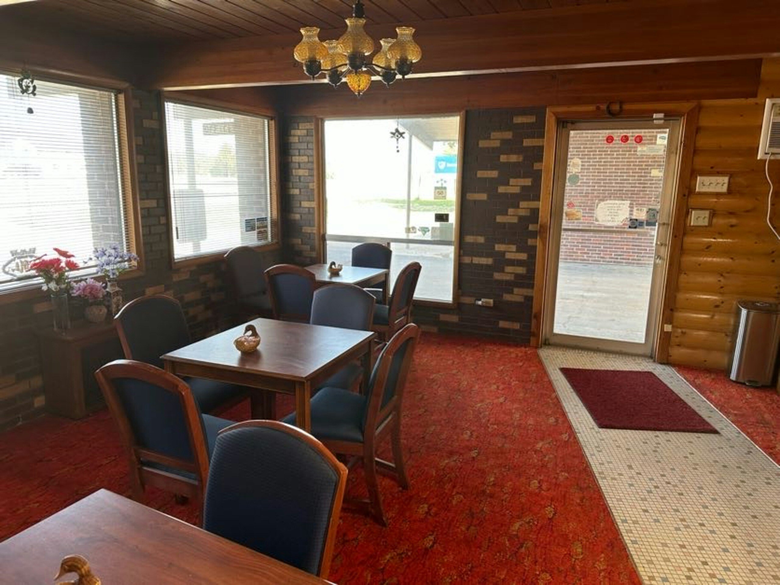 Love Hotels Western Holiday at Harlan Lake NE 37/51