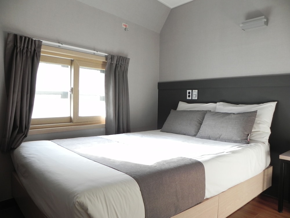 EHWA HOTEL MYEONGDONG 18/69