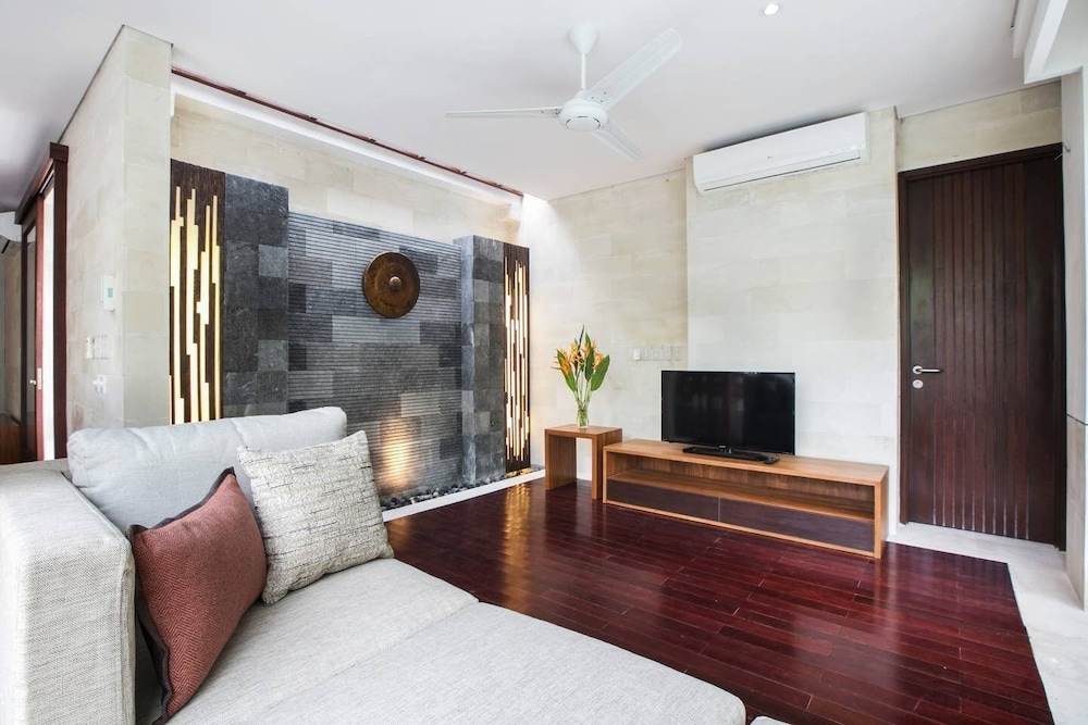 Kedonganan Beach Villas 30/50