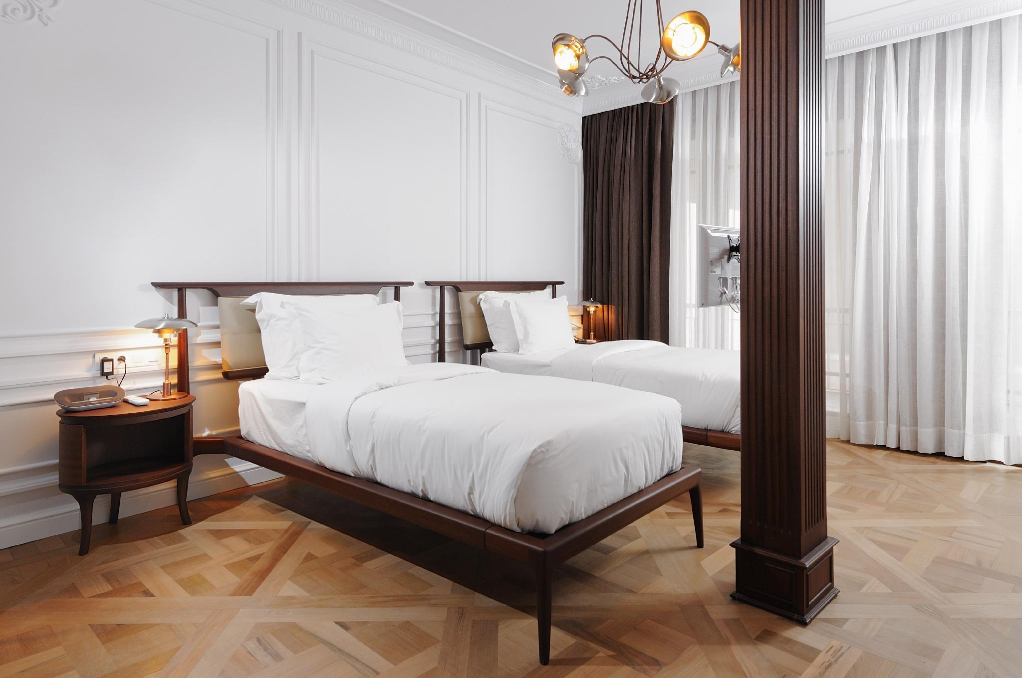 DELUXE, TWIN BEDS, BALCONY