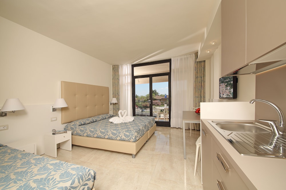 Hotel Residence Holiday 13/76