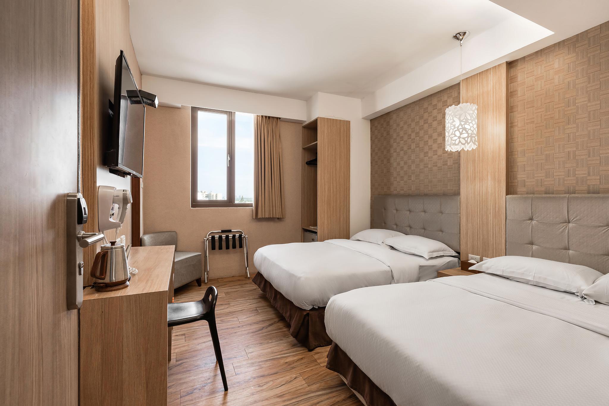 Room, Quadruple