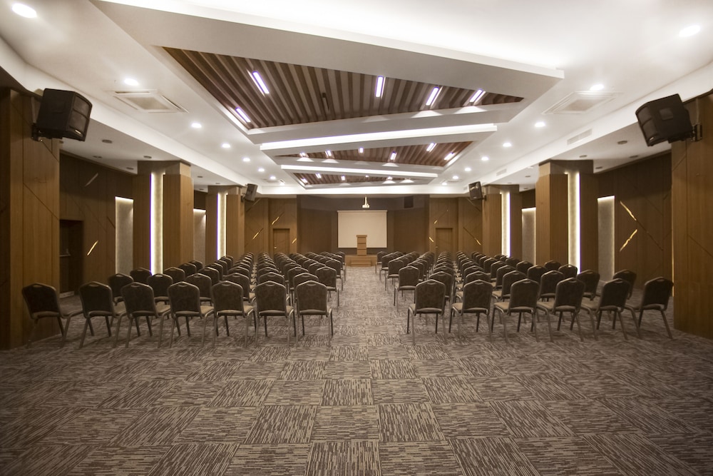Piril Hotel Thermal Beauty And Spa 67/79