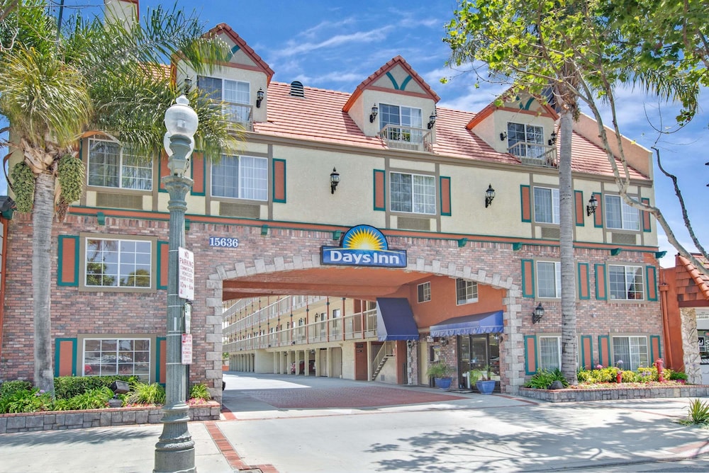Days Inn By Wyndham Los Angeles Lax Redondo Manhattan Beach 8/56