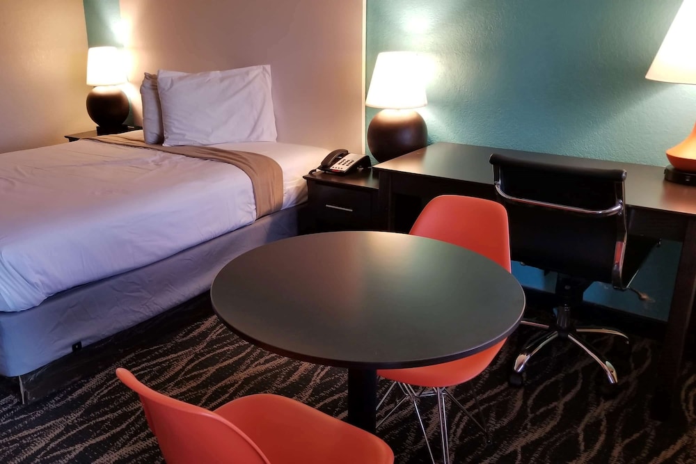 Howard Johnson by Wyndham Houston Hobby Airport 34/61