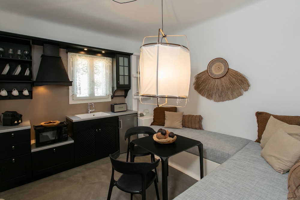 Naxos Euphoria Suites 52/69