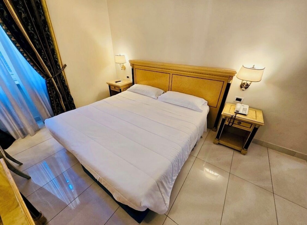 Hotel Champagne Palace 24/67
