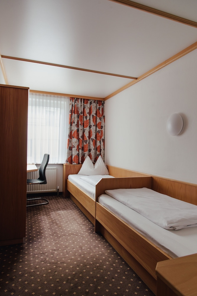 Hotel Drei Kreuz 13/34