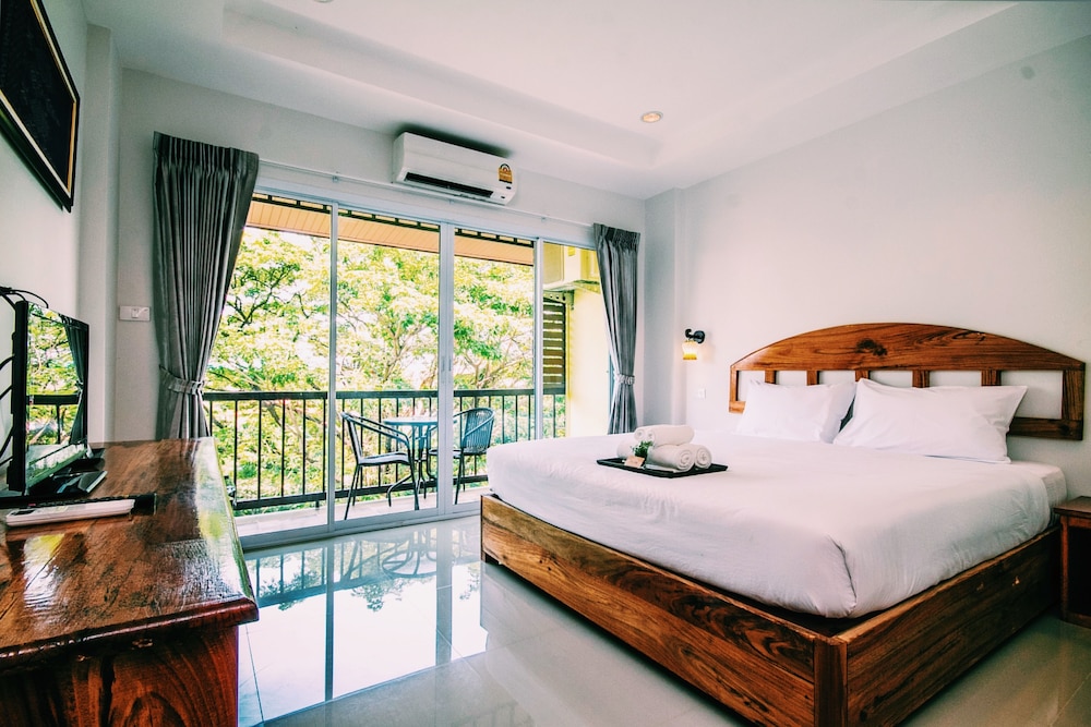 ROOM, DOUBLE BED