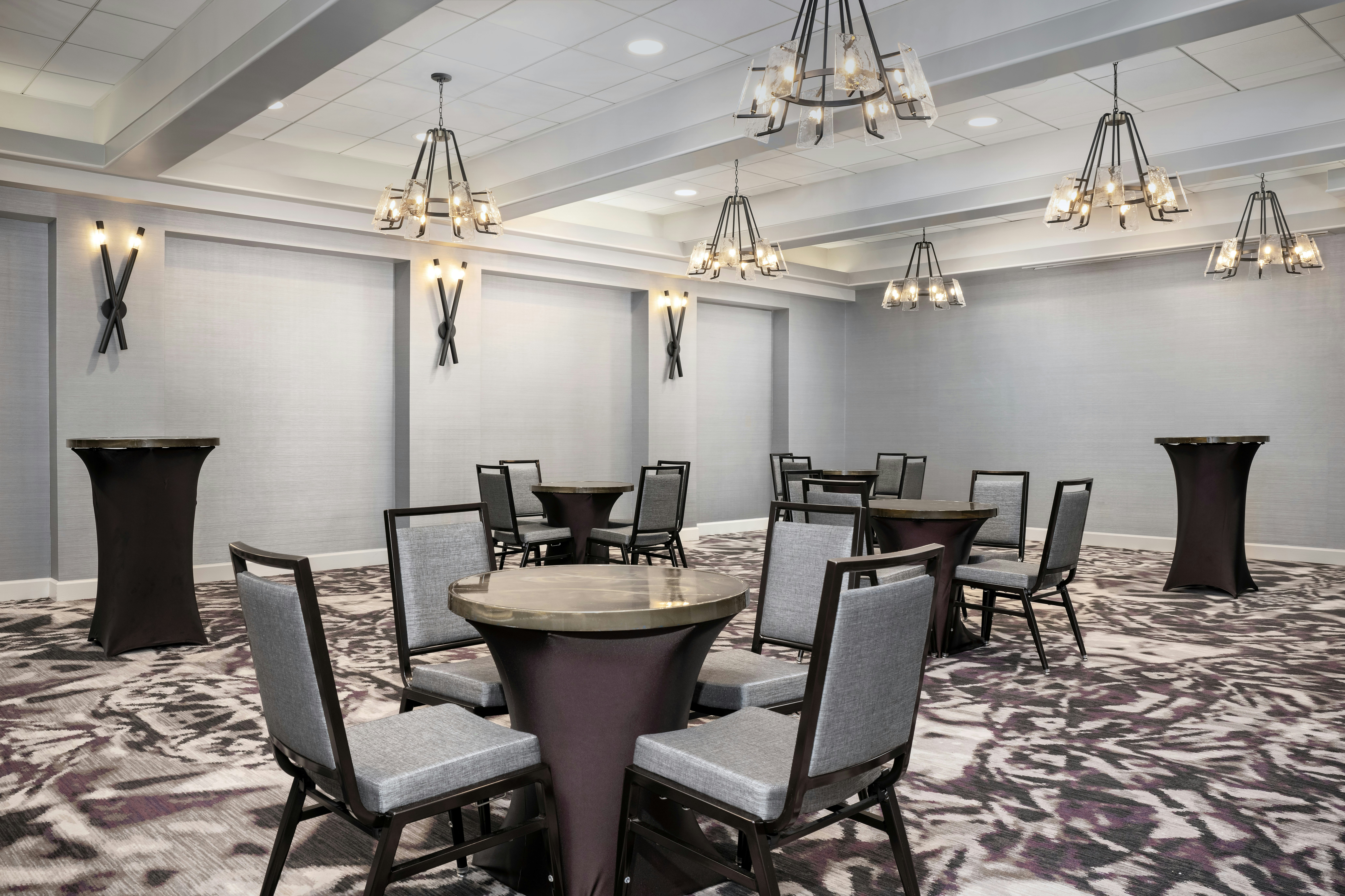 Embassy Suites By Hilton Crystal City National Airport 62/65