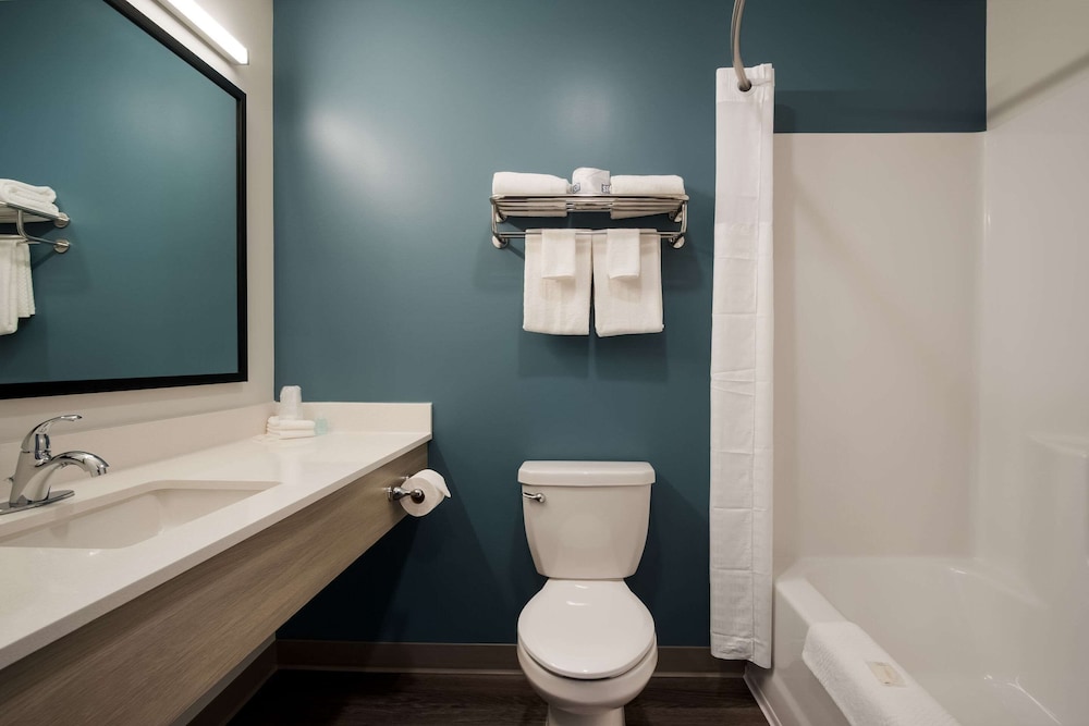 WoodSpring Suites Grand Rapids Kentwood 19/27