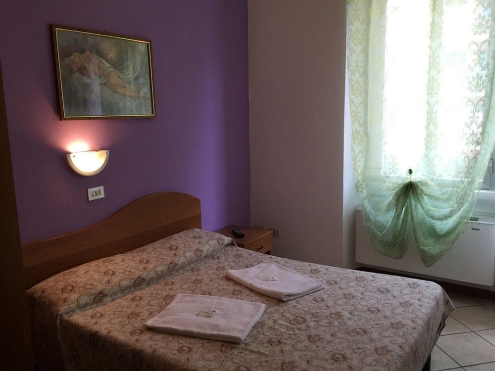 Hotel Adelchi 29/35