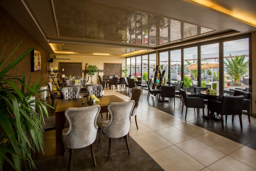 Plaza Hotel Plovdiv 53/68