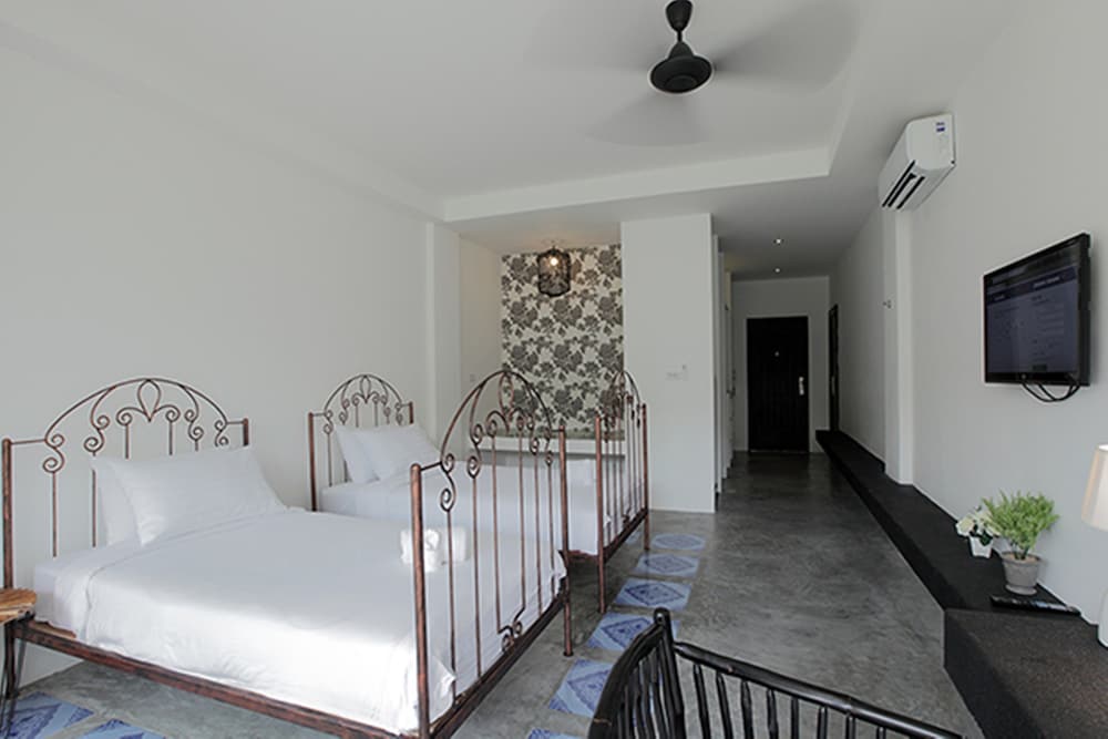 SURINTRA BOUTIQUE RESORT 15/25