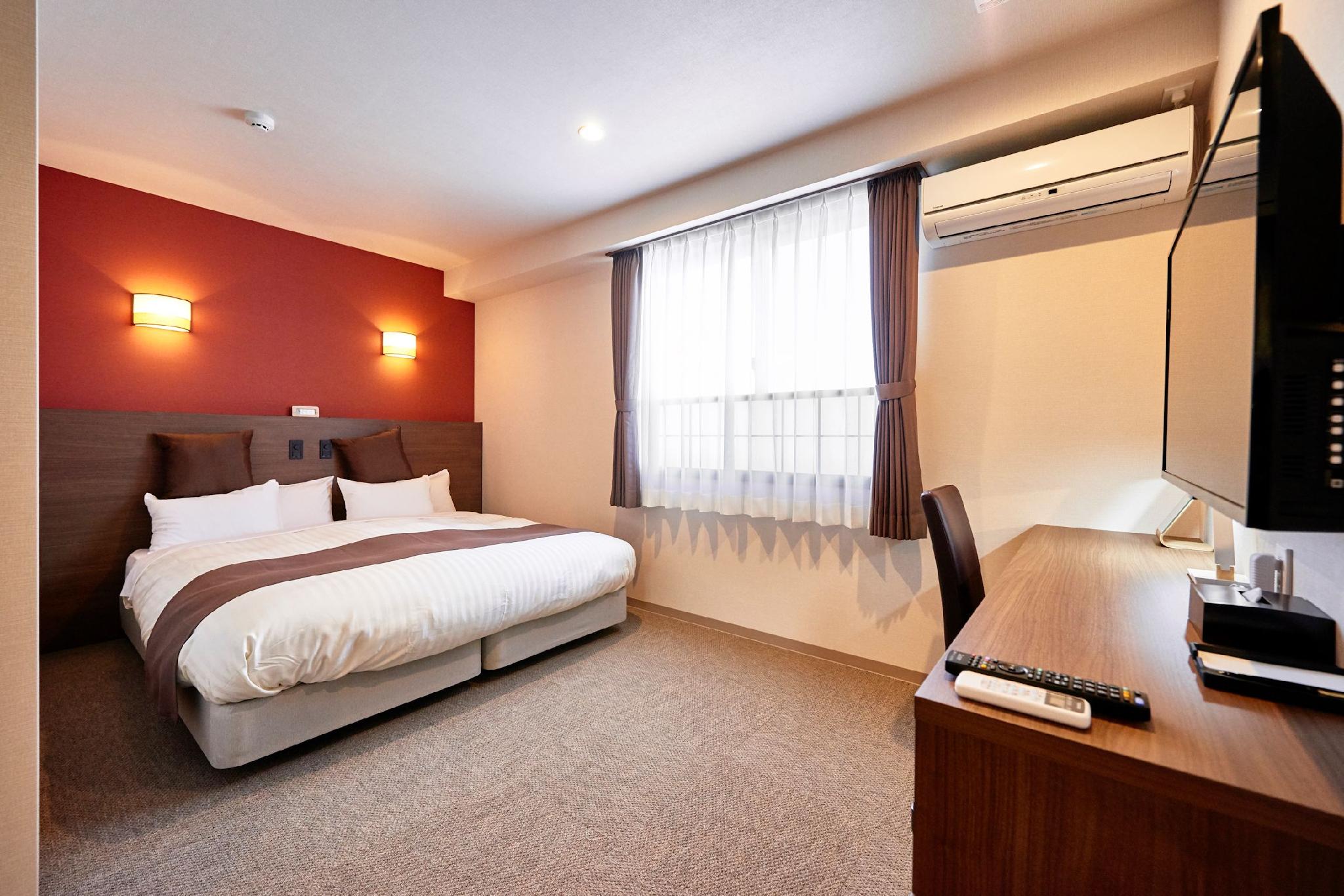 Hollywood, Deluxe, Twin Beds
