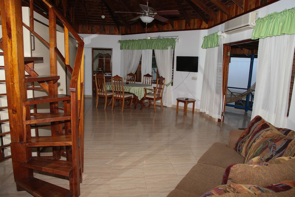Negril Tree House Resort 46/69