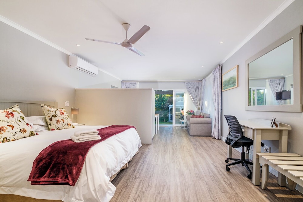 1 BEDROOM, DELUXE, DOUBLE BED, GARDEN VIEW