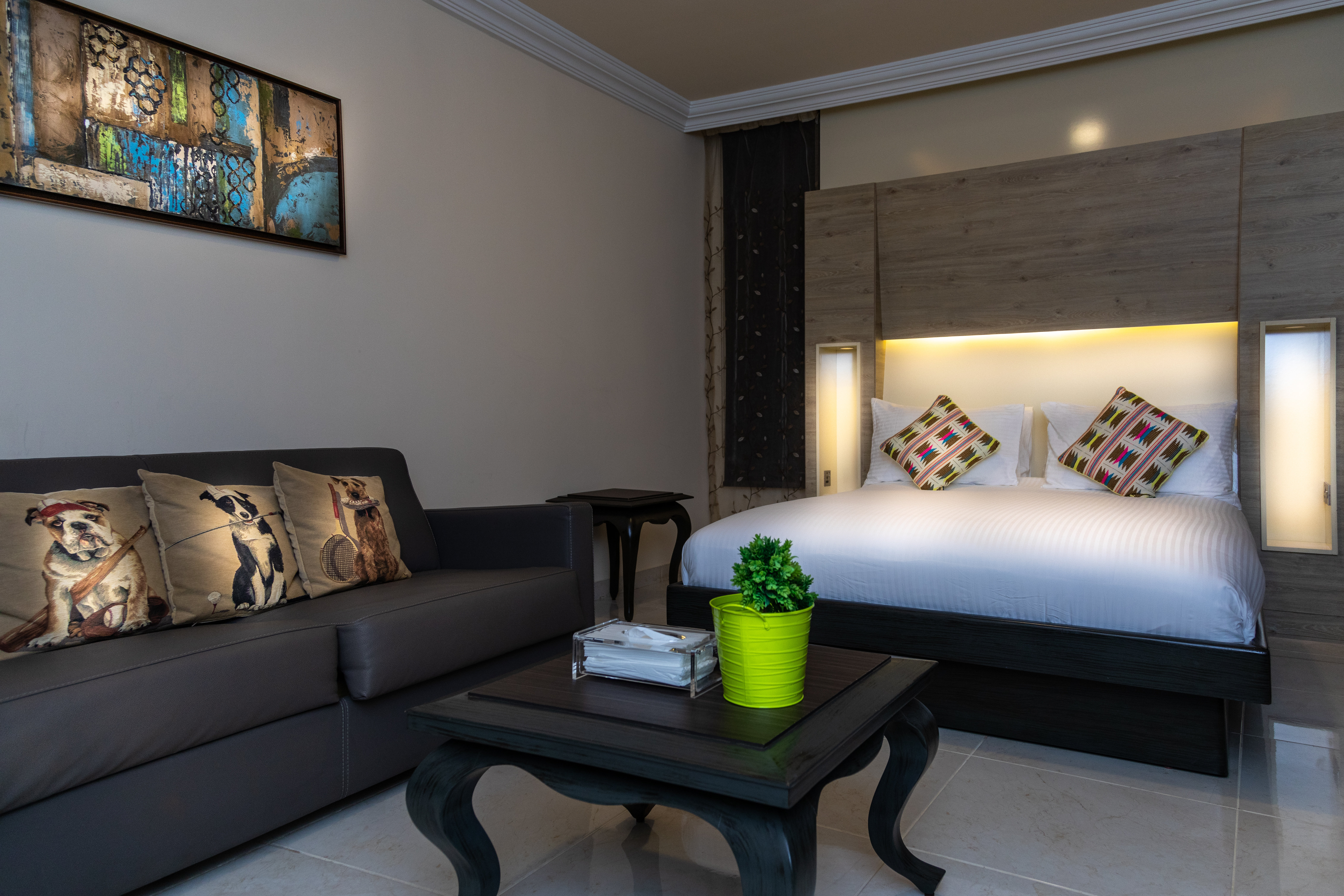 Home Suites Hotel 48/80