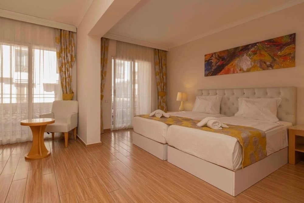 Ladonia Hotels Del Mare 5/50