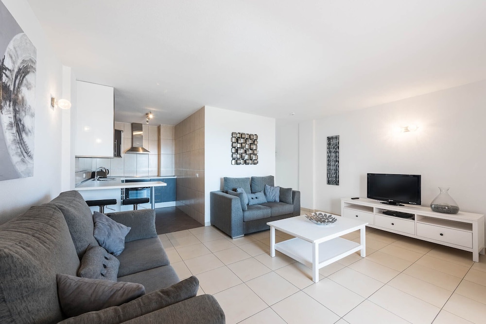 PALOMA BEACH APARTMENTS 42/57
