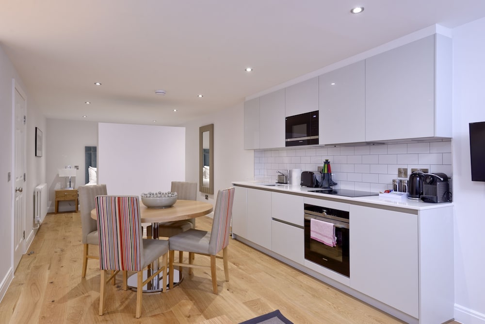Destiny Scotland New Town Apartments 8/15