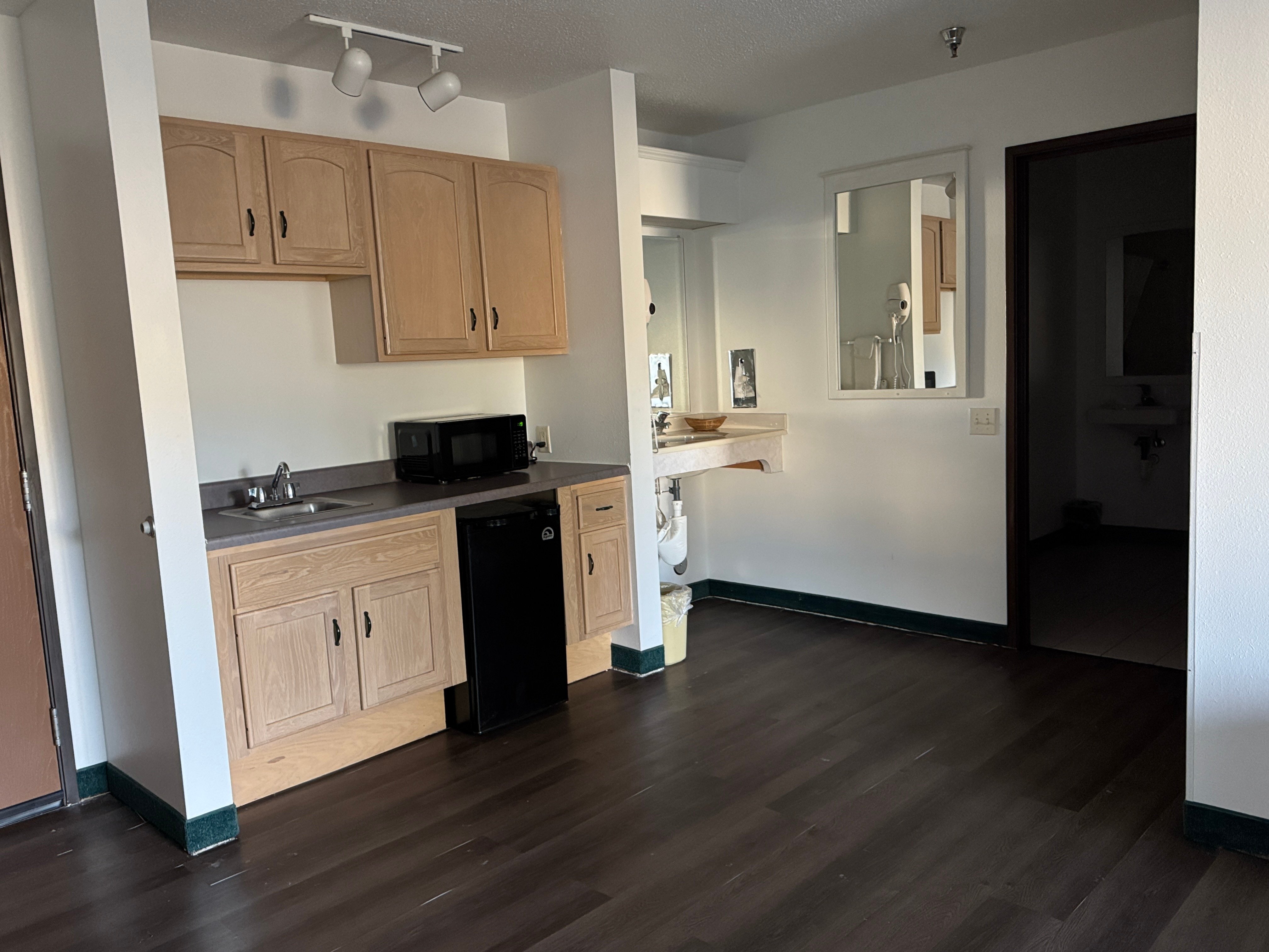 Bilmar Inn & Suites Dell Rapids Near Sioux Falls 17/50