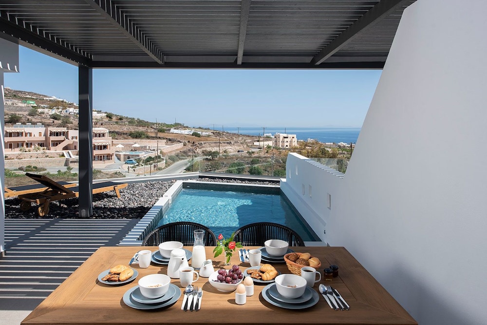 Valery Suites 37/54