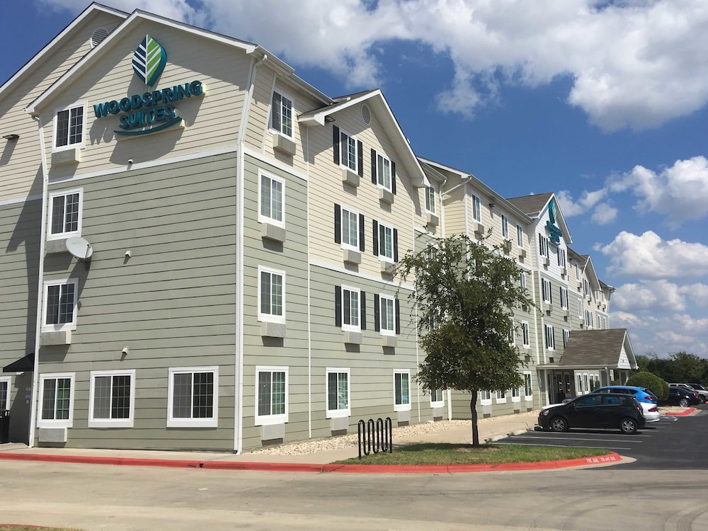 Woodspring Suites Williston 6/49
