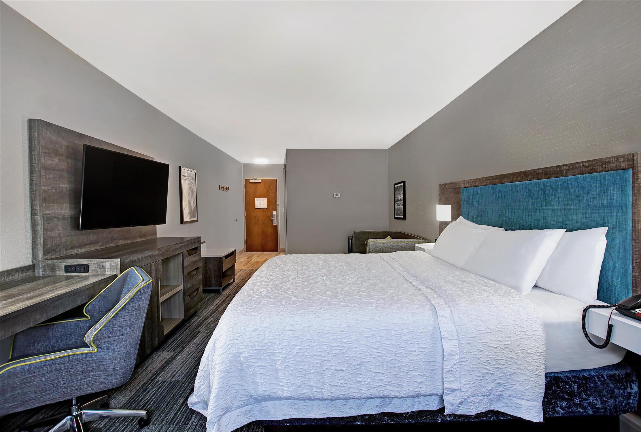 Hampton Inn Westfield 13/45