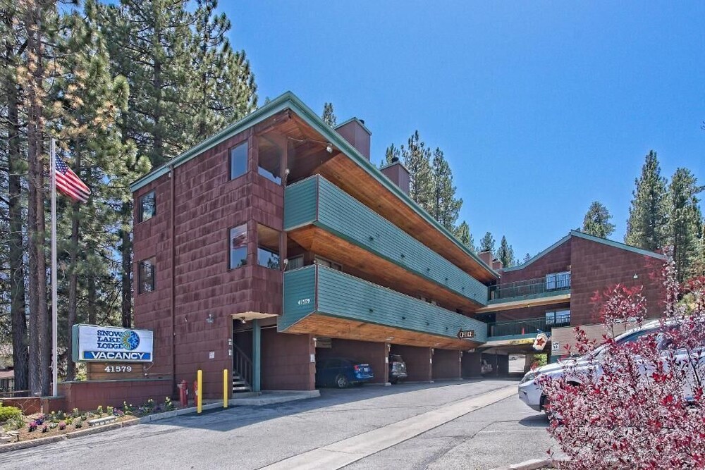 Getaways at Snow Lake Lodge 6/50