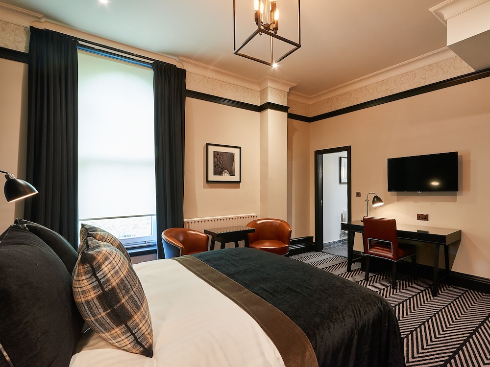 Macdonald Burlington Hotel 24/73